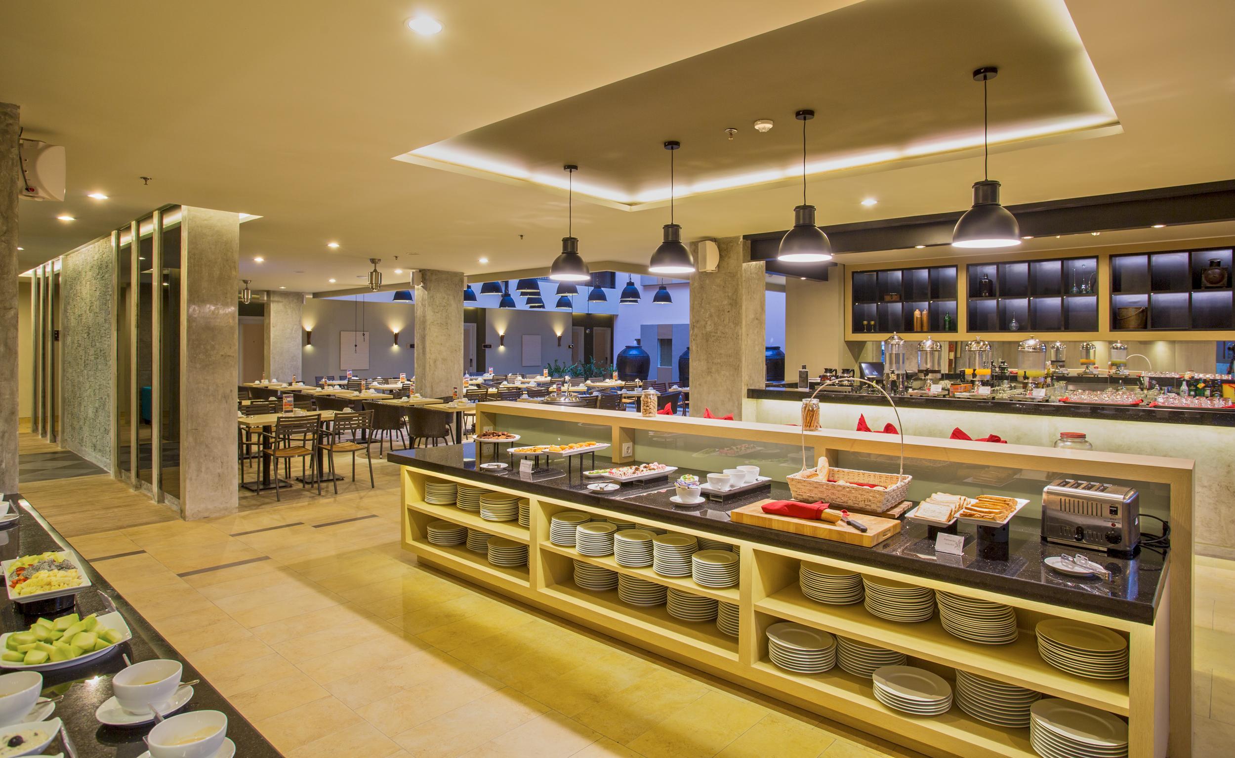 Sevn Legian Hotel Kültér fotó