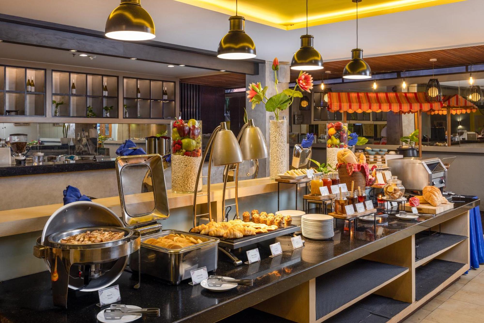 Sevn Legian Hotel Kültér fotó