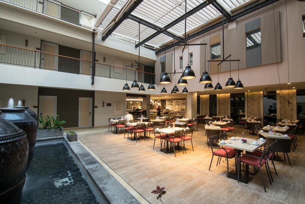 Sevn Legian Hotel Kültér fotó