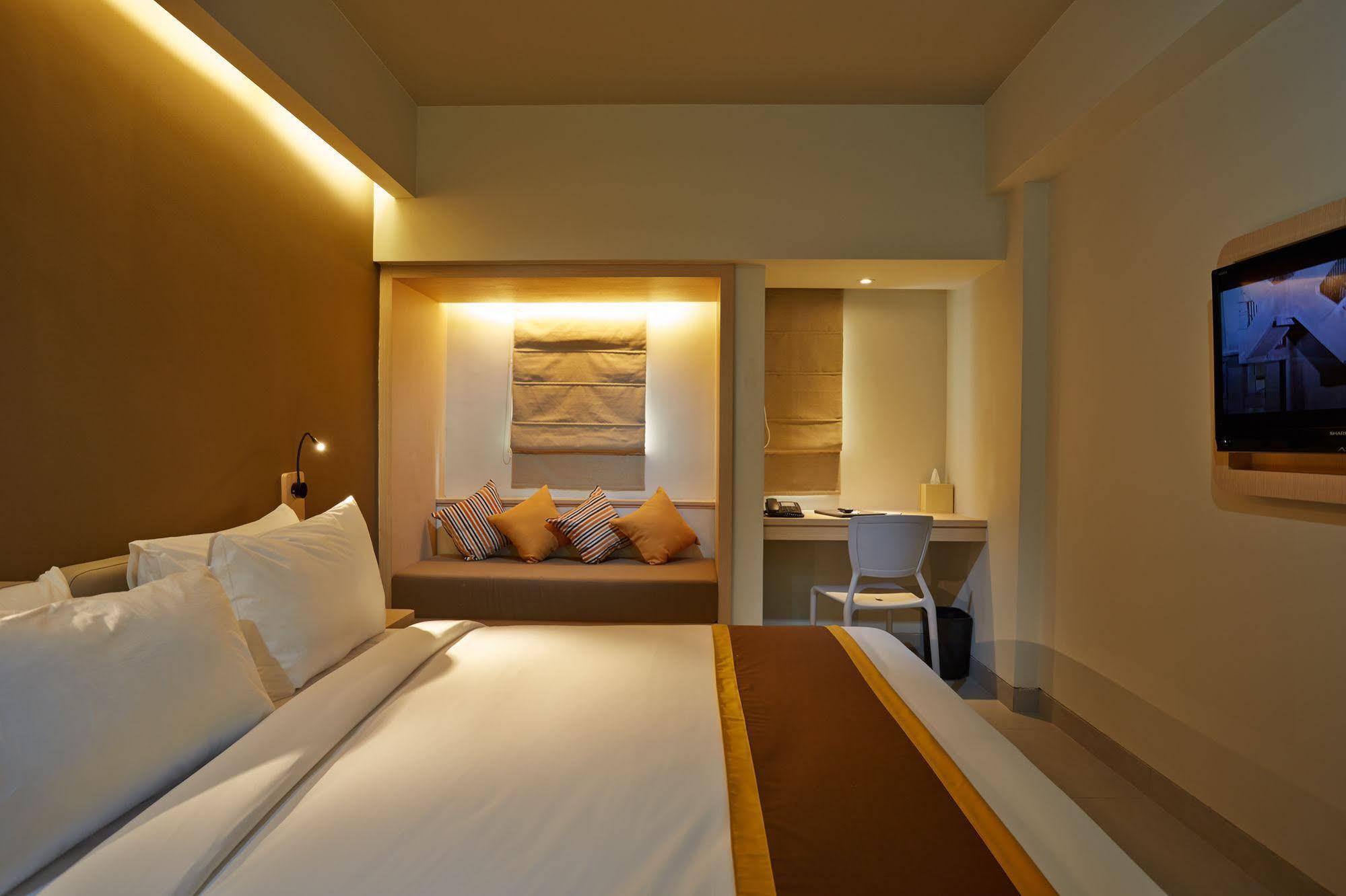 Sevn Legian Hotel Kültér fotó